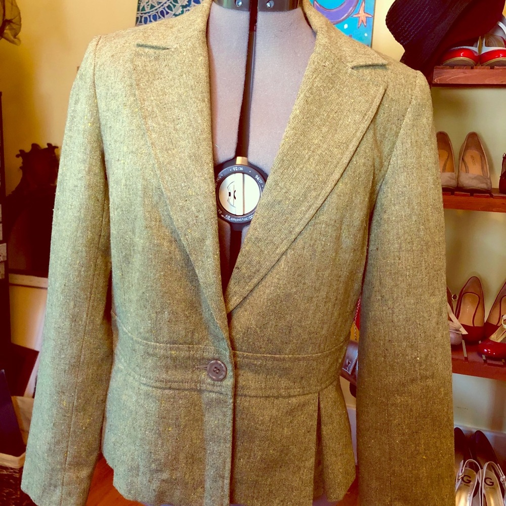 Fitted, Green tweed jacket
